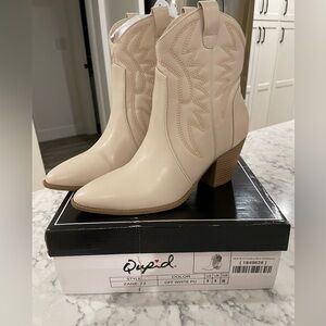 Cupid Cream Western Heeled Boots
